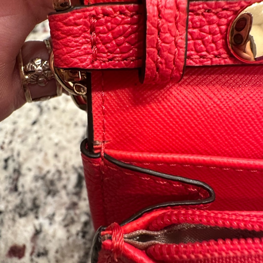 Michael Kors Jet Set Travel 3-in-1 Crossbody Bag Purse - Color: Coral Reef - Picture 9 of 10